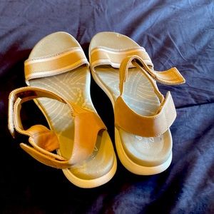 Clarks adjustable tan sandals. Size 7.5